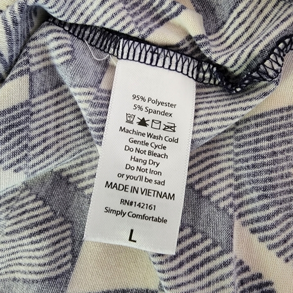 LulaRoe Retro Print Crew Neck Short Sleeve Blue & Cream Women's Top Size L NWOT - Picture 4 of 6